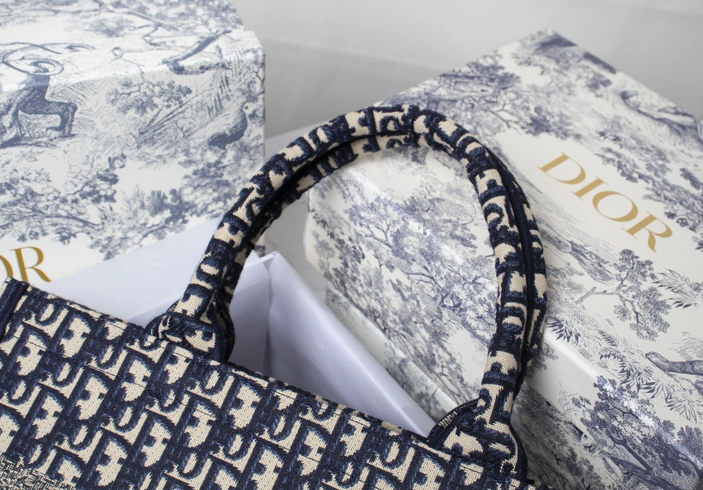 M1296ZRIW Dio.r Book Tote item : BT-B018B2135